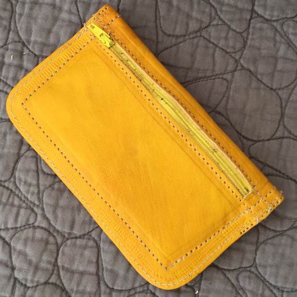 🎉Host Pick🎉 Handmade Moroccan Leather Wallet - Picture 2 of 5